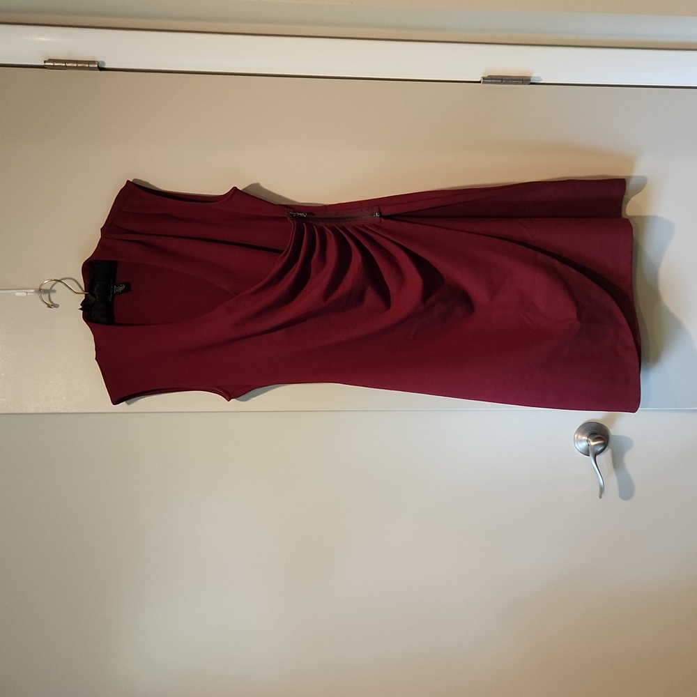 Kenneth Cole sleeveless V neck dress